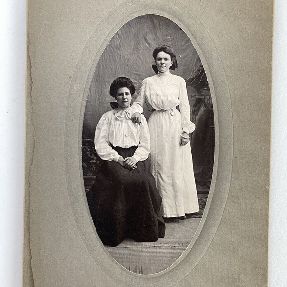 c1900 Cabinet Card 2 Young Women Belt Watch Oval Portrait Studio Photo - Picture 1 of 5
